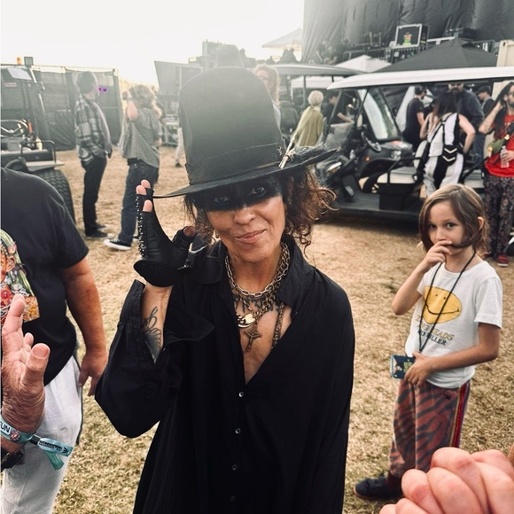 Yep, I make hats for this rock star (Linda Perry) at Wednesday’s Child Studio. - Picture 7 of 17